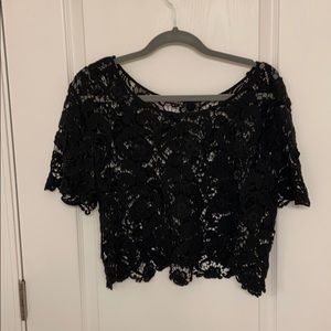 Express Lace Crop-Top